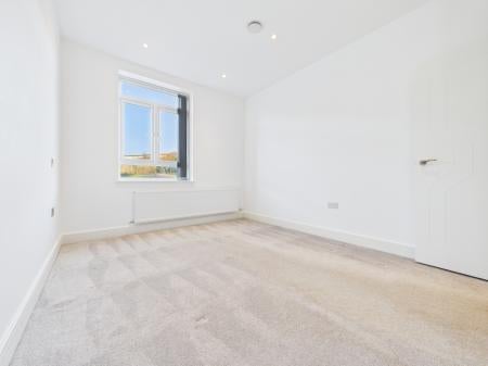 Flat Lime Tree Way in Basingstoke and Deane
