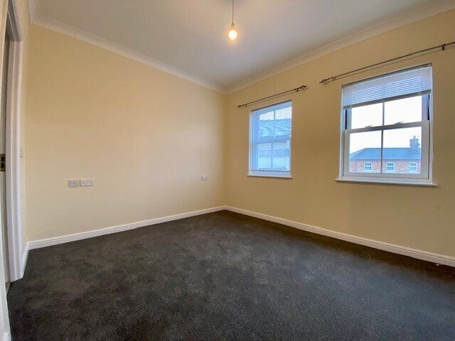 Flat Trenchard Street in Fairford Leys