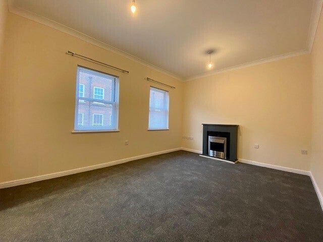 Flat Trenchard Street in Fairford Leys