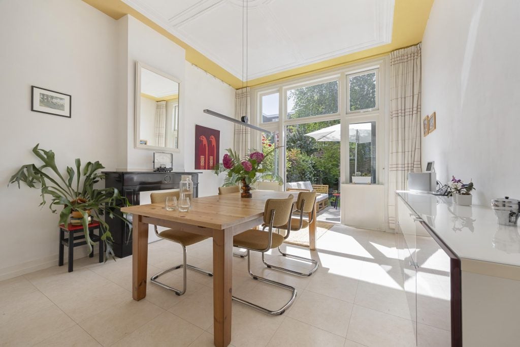Tussenwoning te koop: Tweemolentjeskade 11, Delft