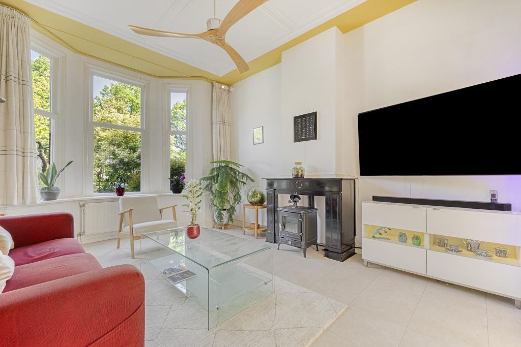 Tussenwoning te koop: Tweemolentjeskade 11, Delft