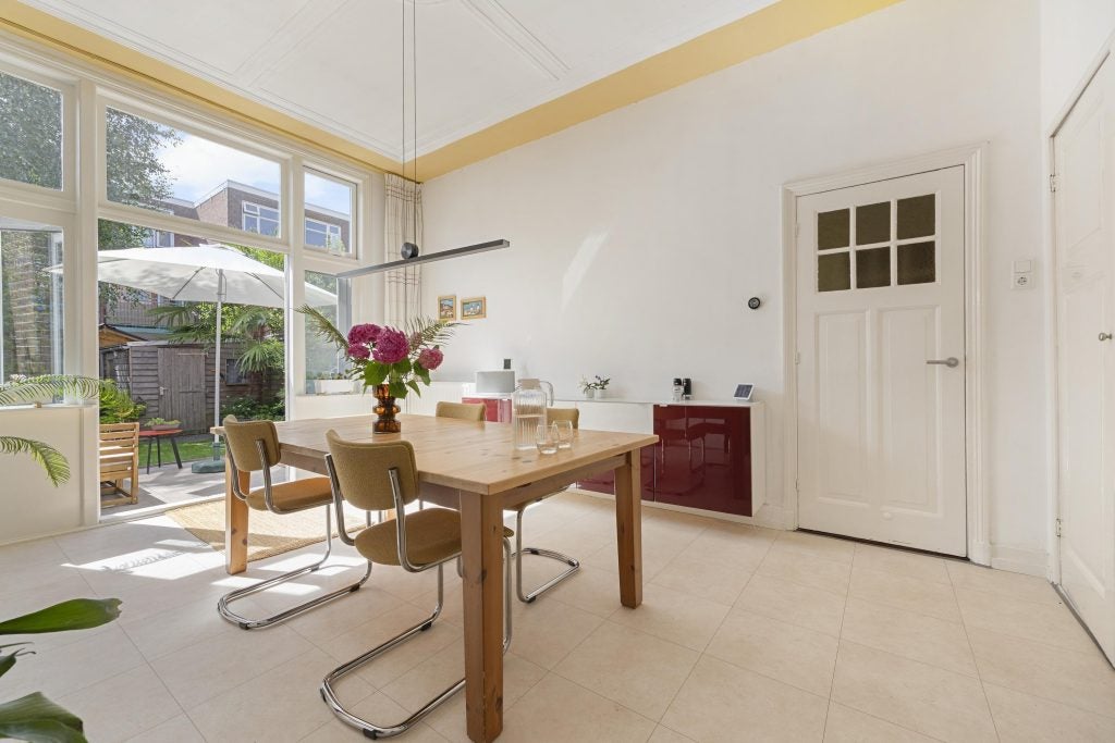 Tussenwoning te koop: Tweemolentjeskade 11, Delft