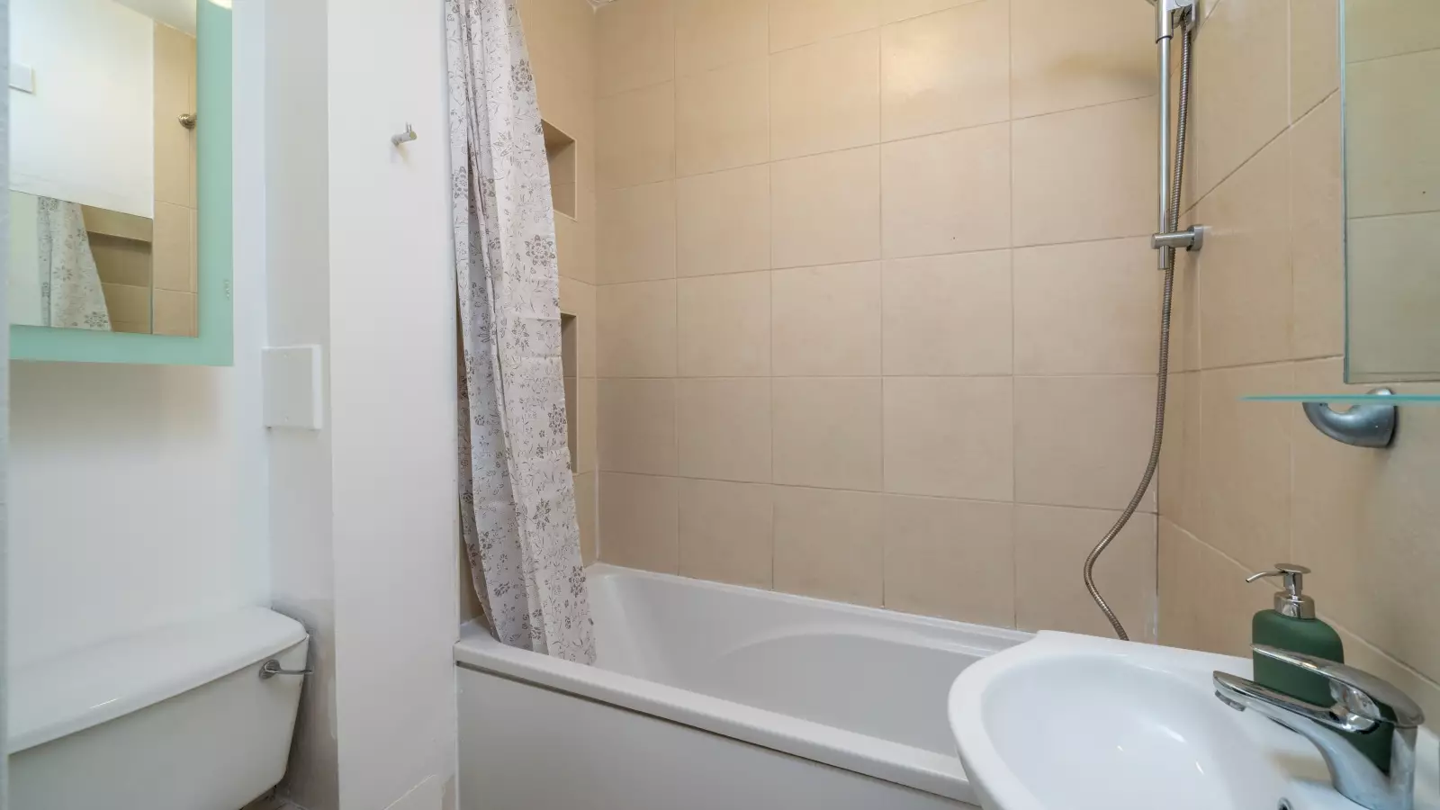 Flat New Goulston Street in Greater London