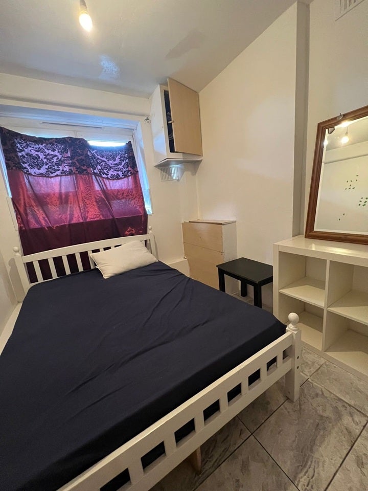 Room Woodseer Street in Greater London