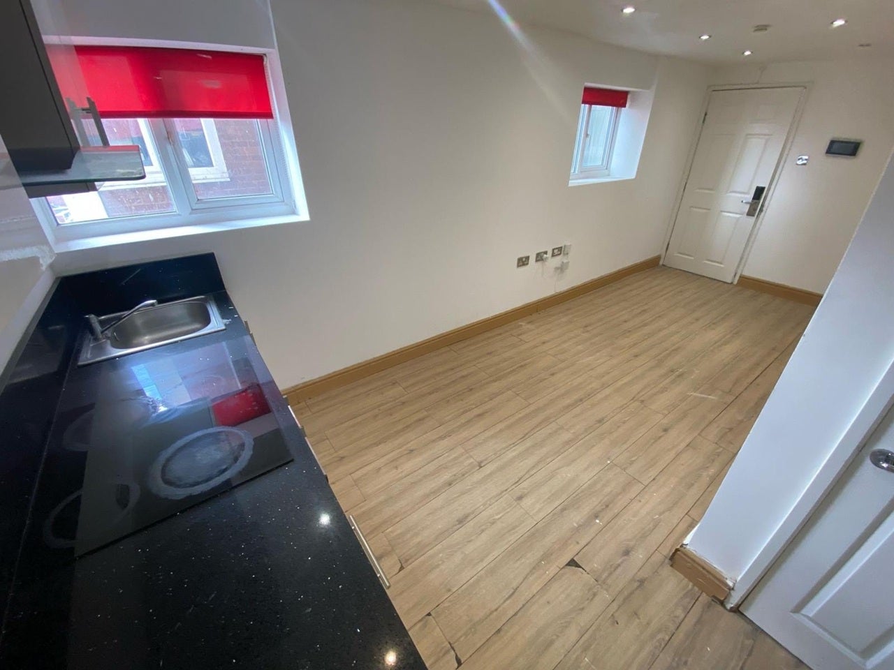 Flat Ombersley Road in Bedford