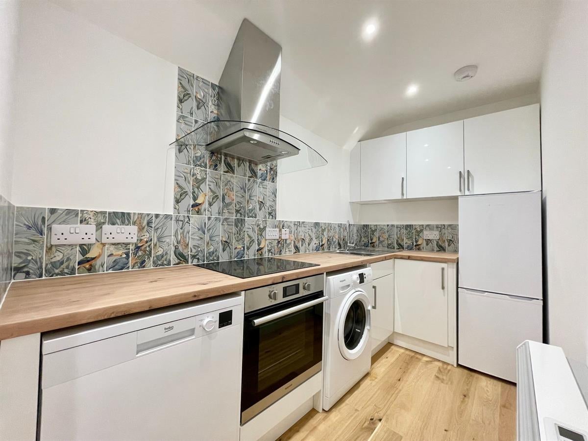Flat West Street in Waverley