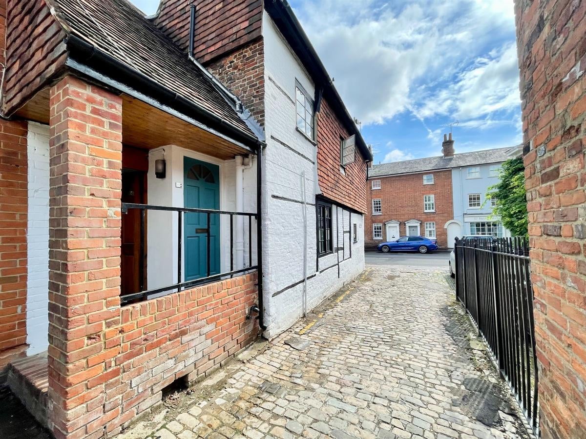 Flat West Street in Waverley