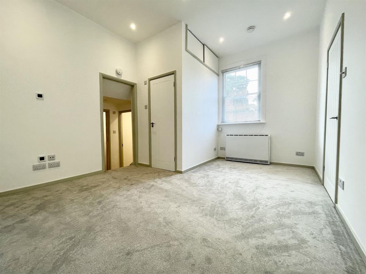 Flat West Street in Waverley