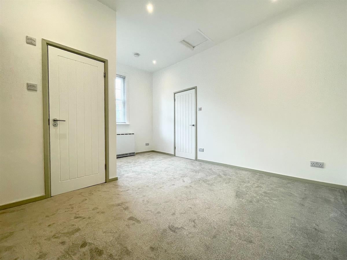 Flat West Street in Waverley