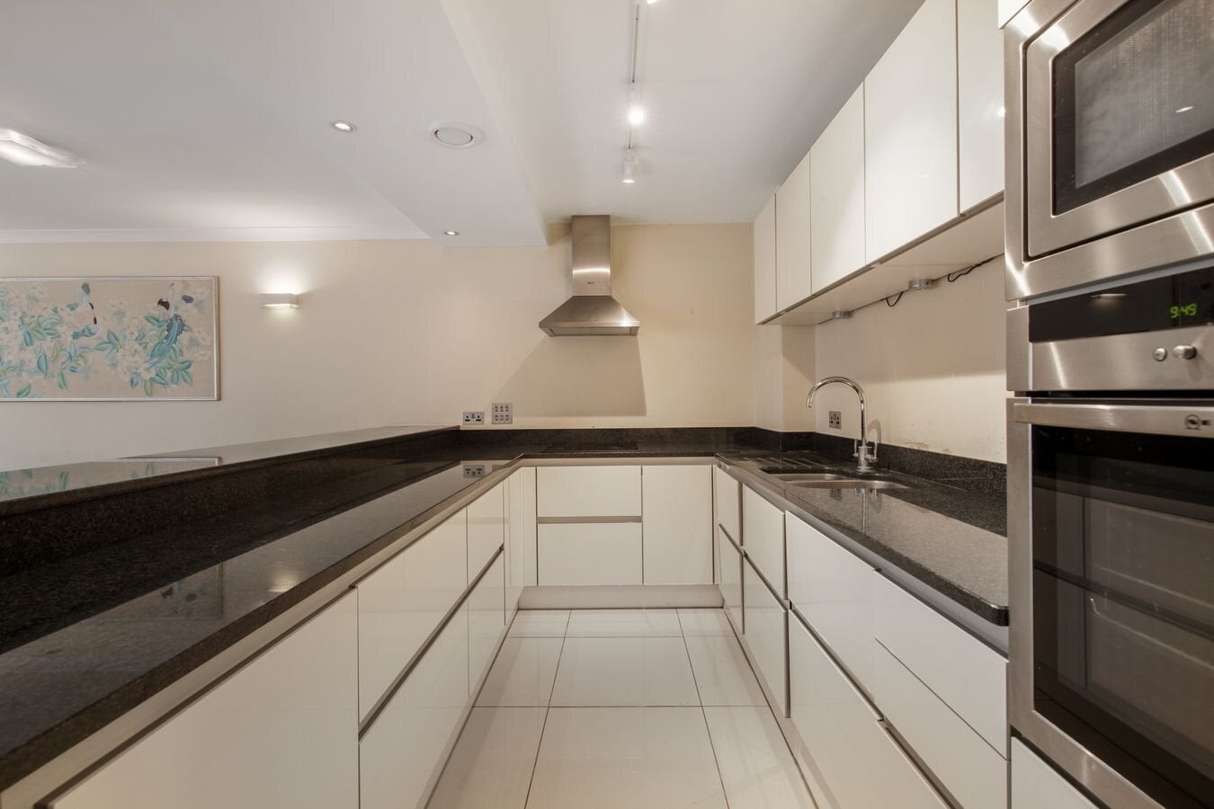 Flat Queen's Terrace in City of Westminster