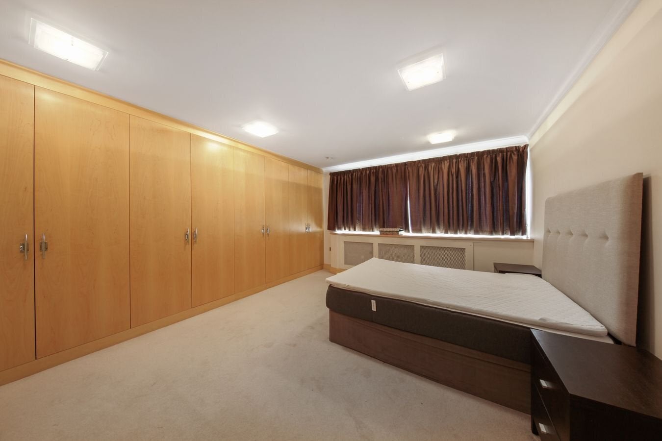 Flat Queen's Terrace in City of Westminster