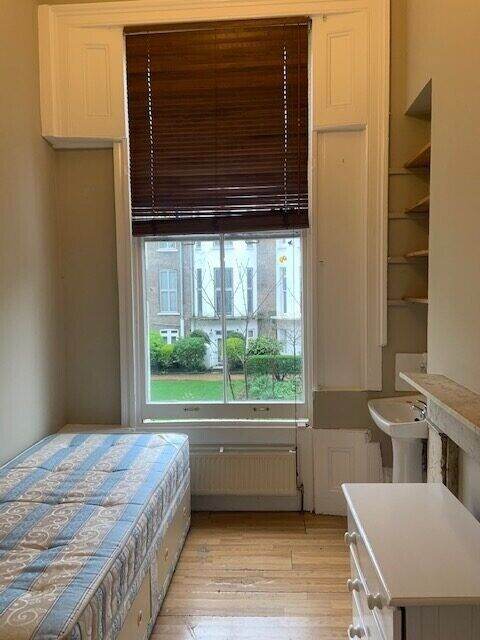 Room Holland Road in Greater London