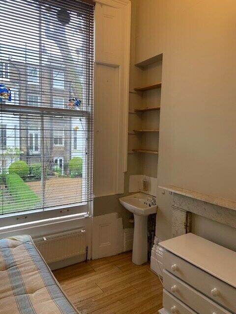 Room Holland Road in Greater London