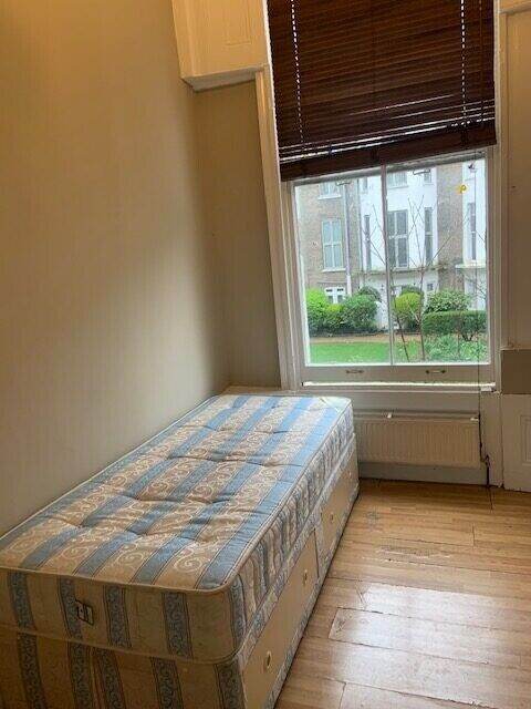 Room Holland Road in Greater London