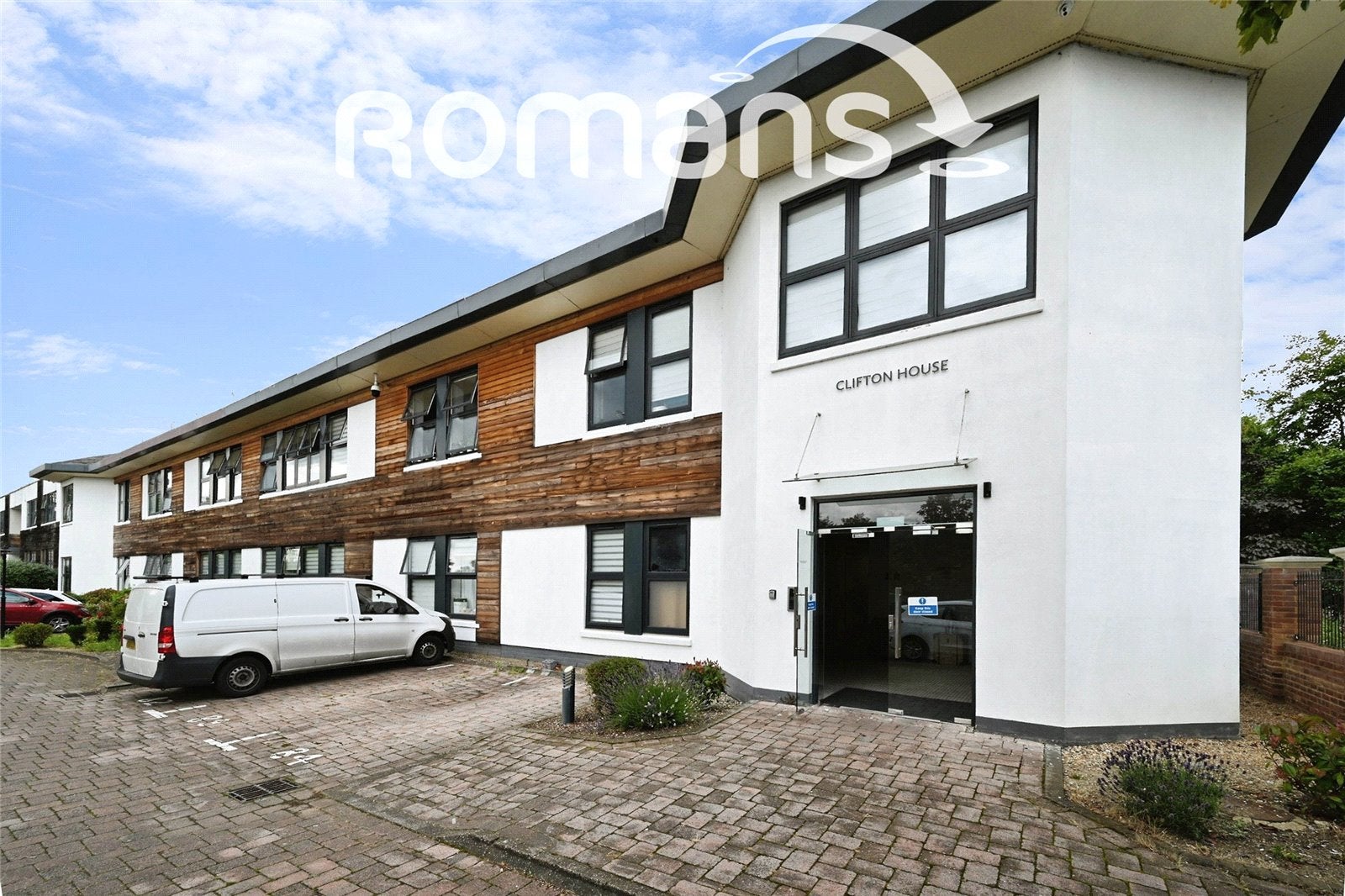 Flat Brants Bridge in Bracknell