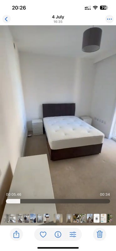 Room Silvertown Way in Greater London