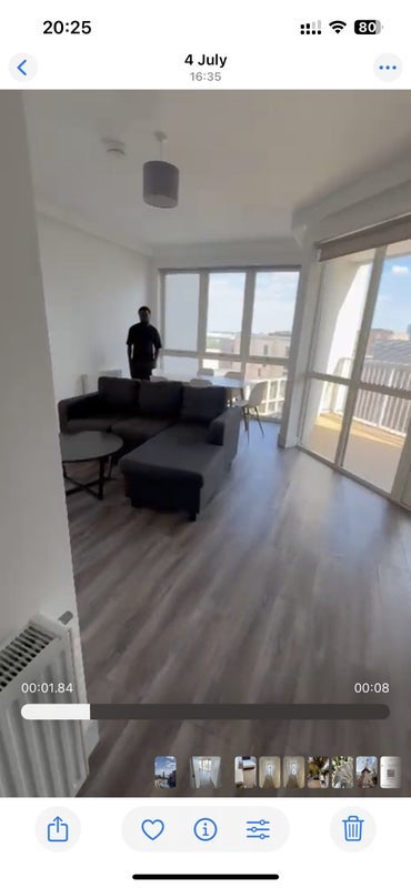 Room Silvertown Way in Greater London