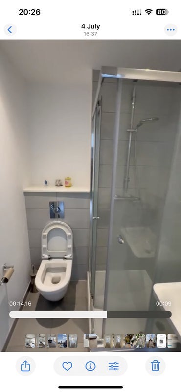 Room Silvertown Way in Greater London
