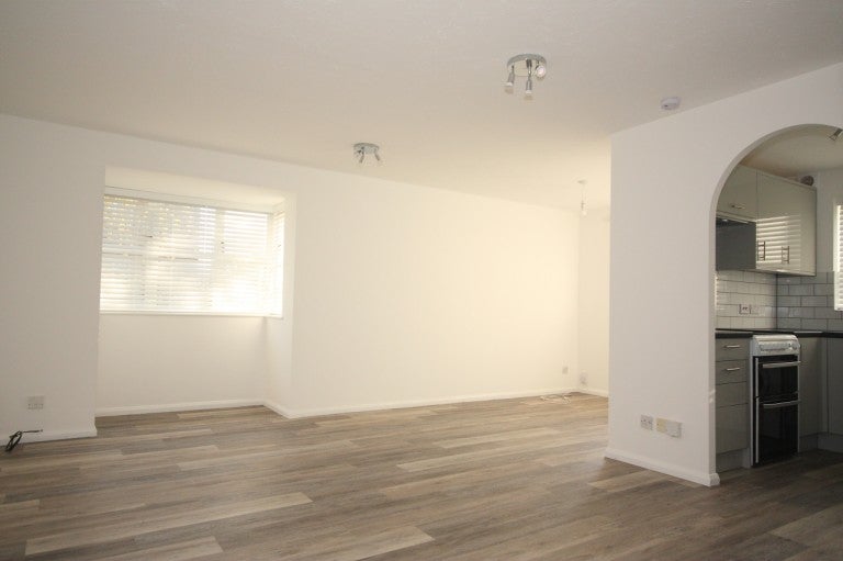 Flat Capstans Wharf in Woking