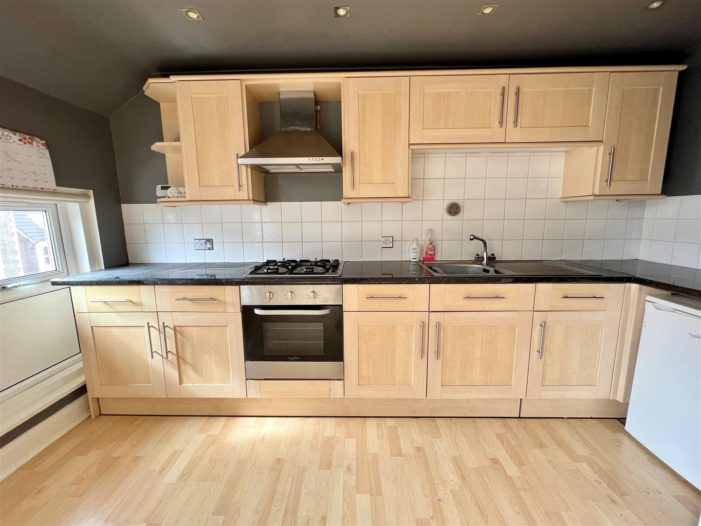 Flat Elphinstone Road in Portsmouth