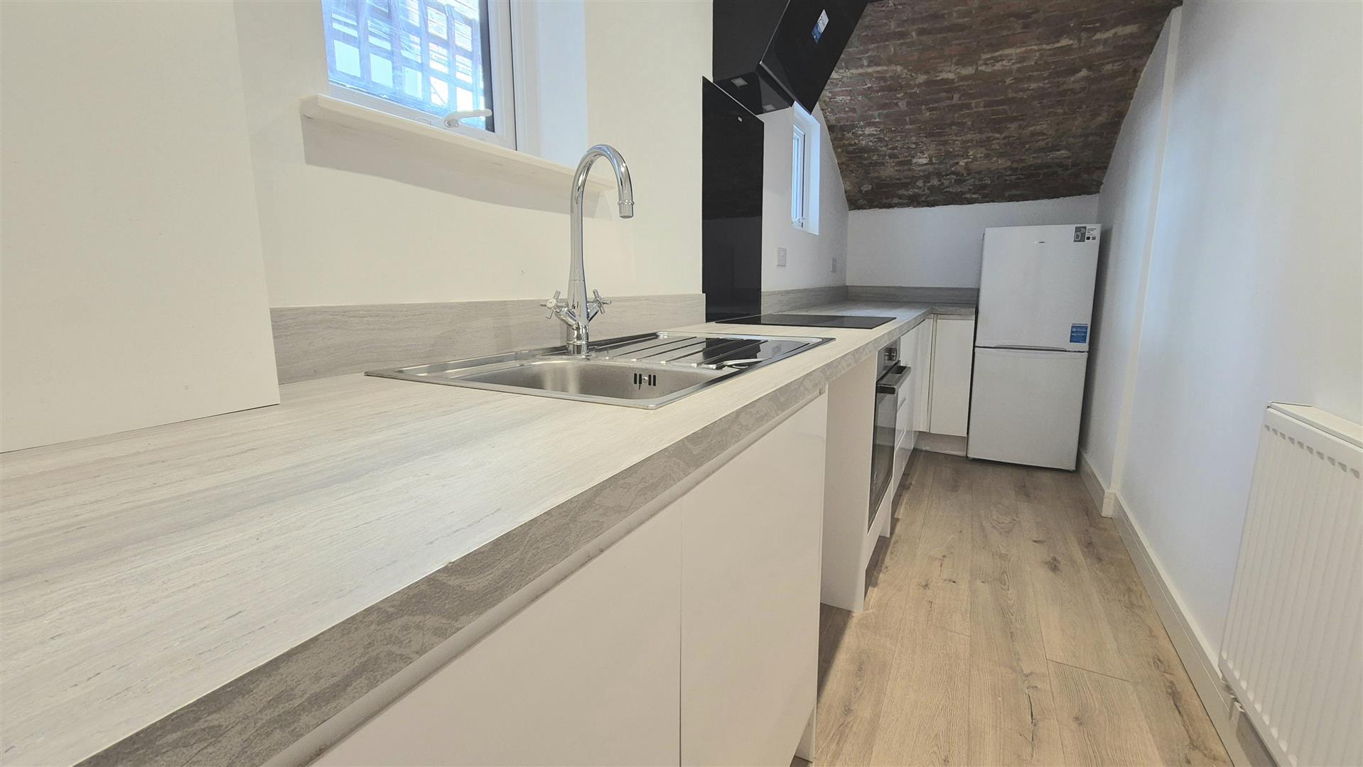 Flat Elphinstone Road in Portsmouth