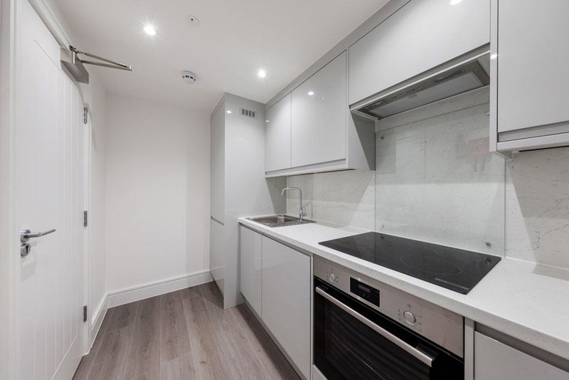 Room Flint Close in Greater London
