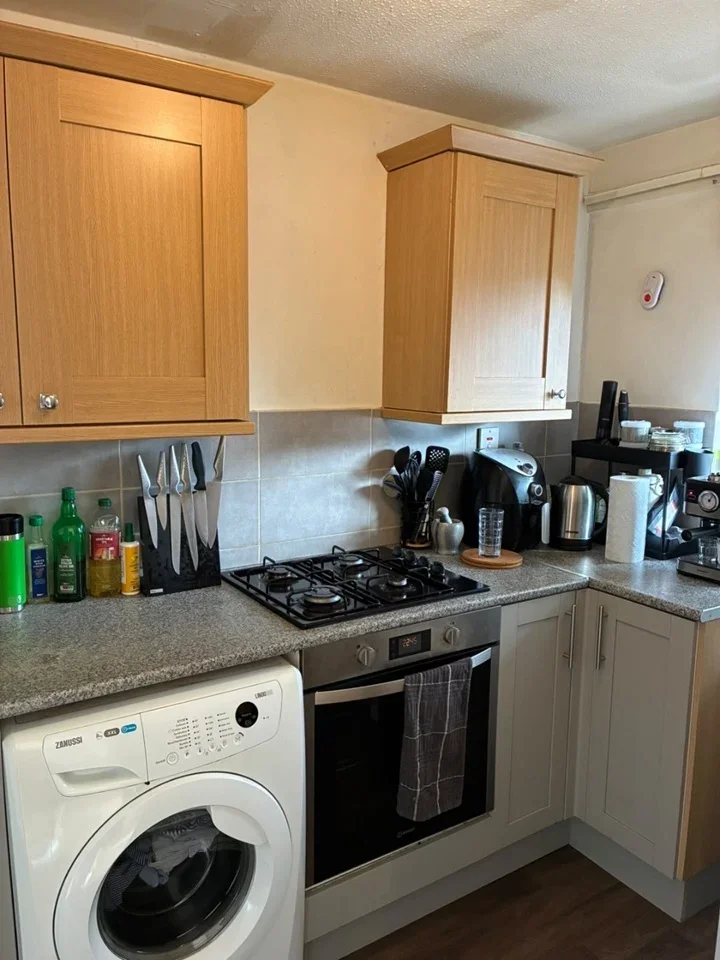 Flat Don Phelan Close in Greater London