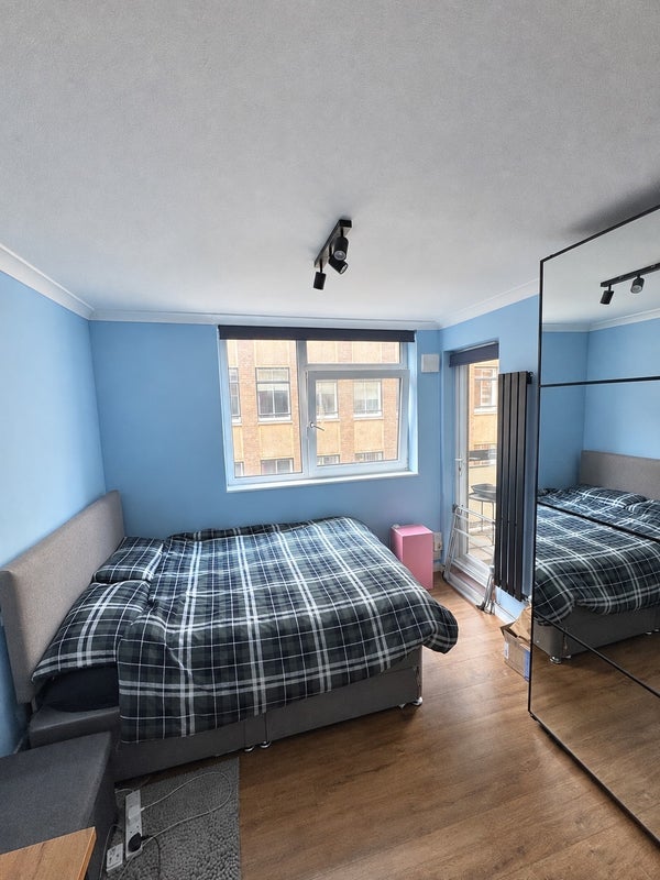 Room Eagle Street in Greater London