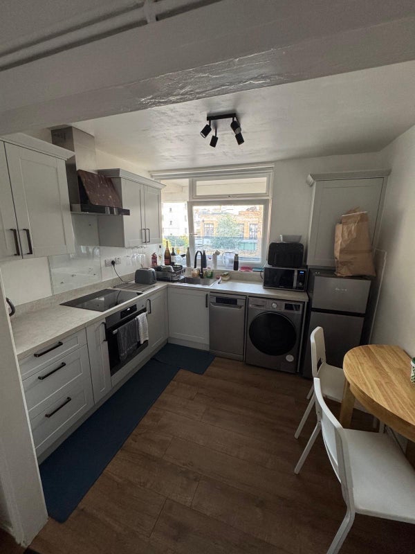 Room Eagle Street in Greater London