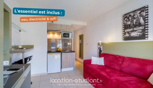 Room Rue Des Trois Moulins in Antibes