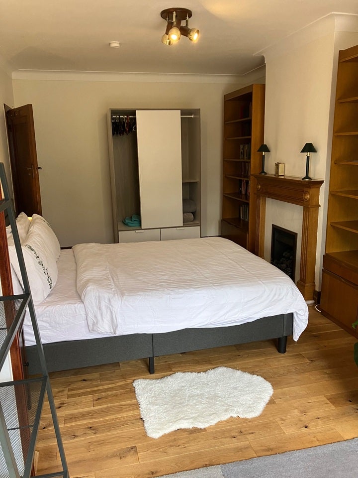 Room Chase Way in Greater London