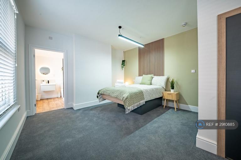 Room Etwall Street in Derby