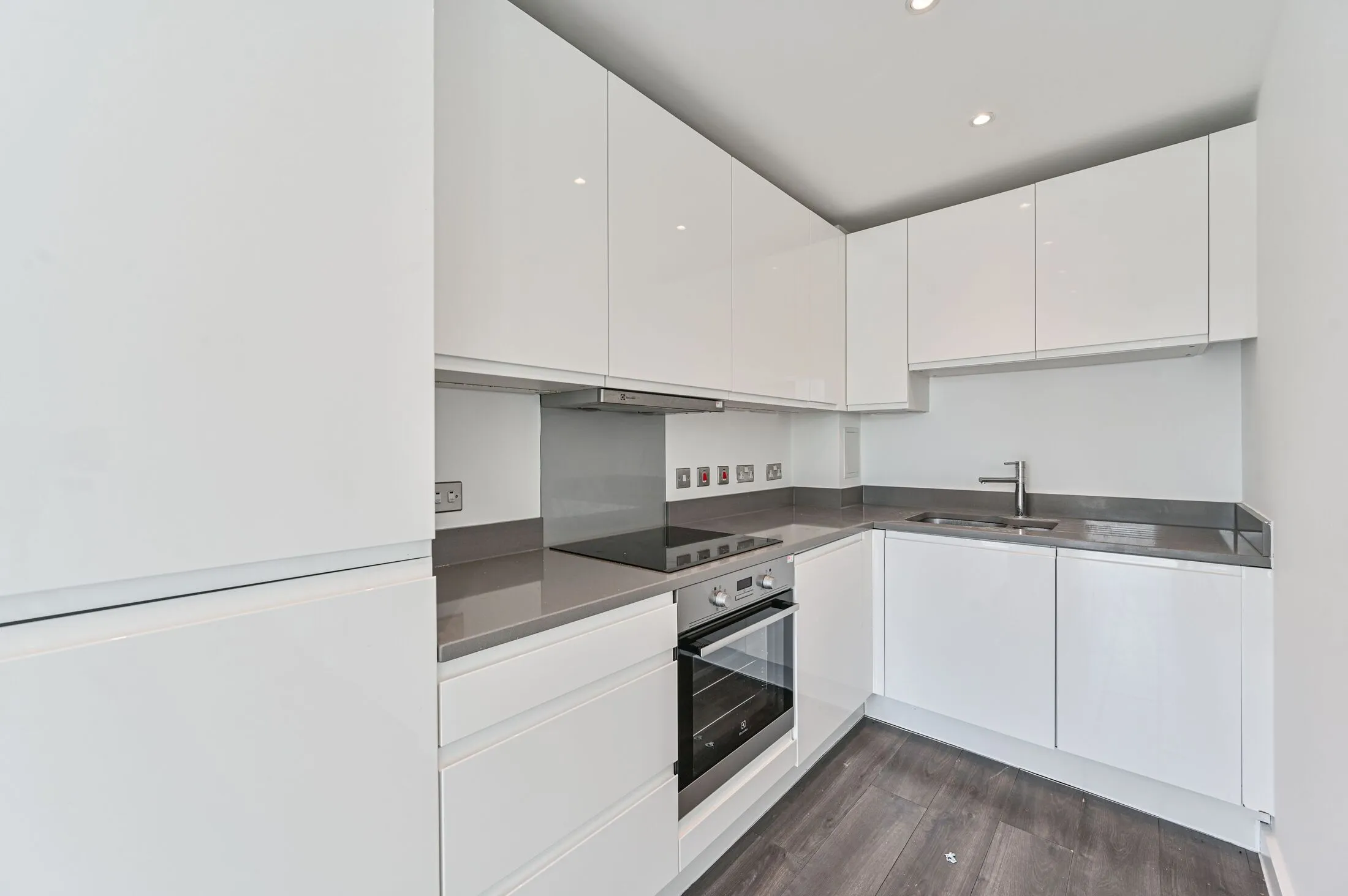 Flat Childeric Road in Greater London