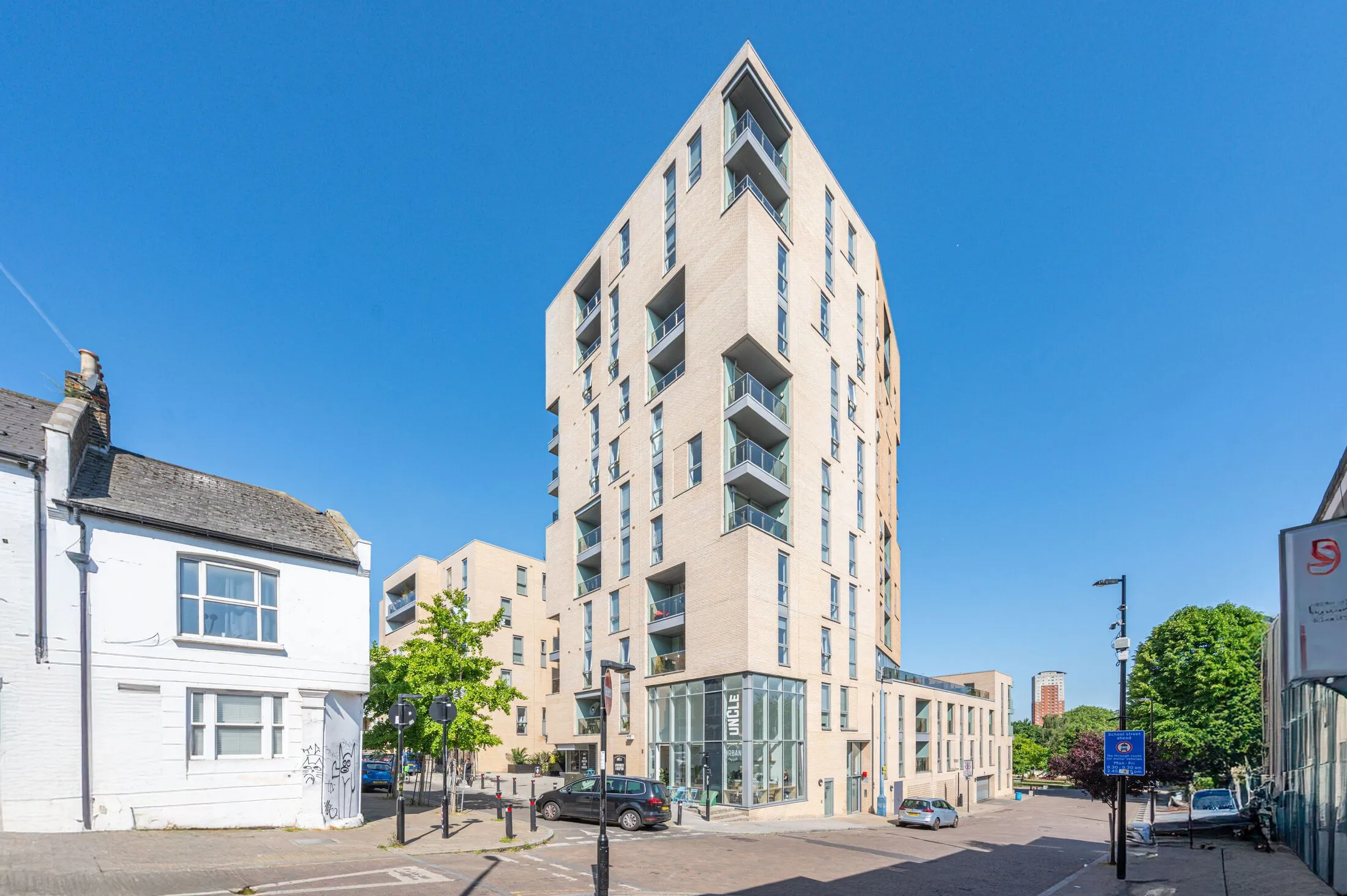 Flat Childeric Road in Greater London