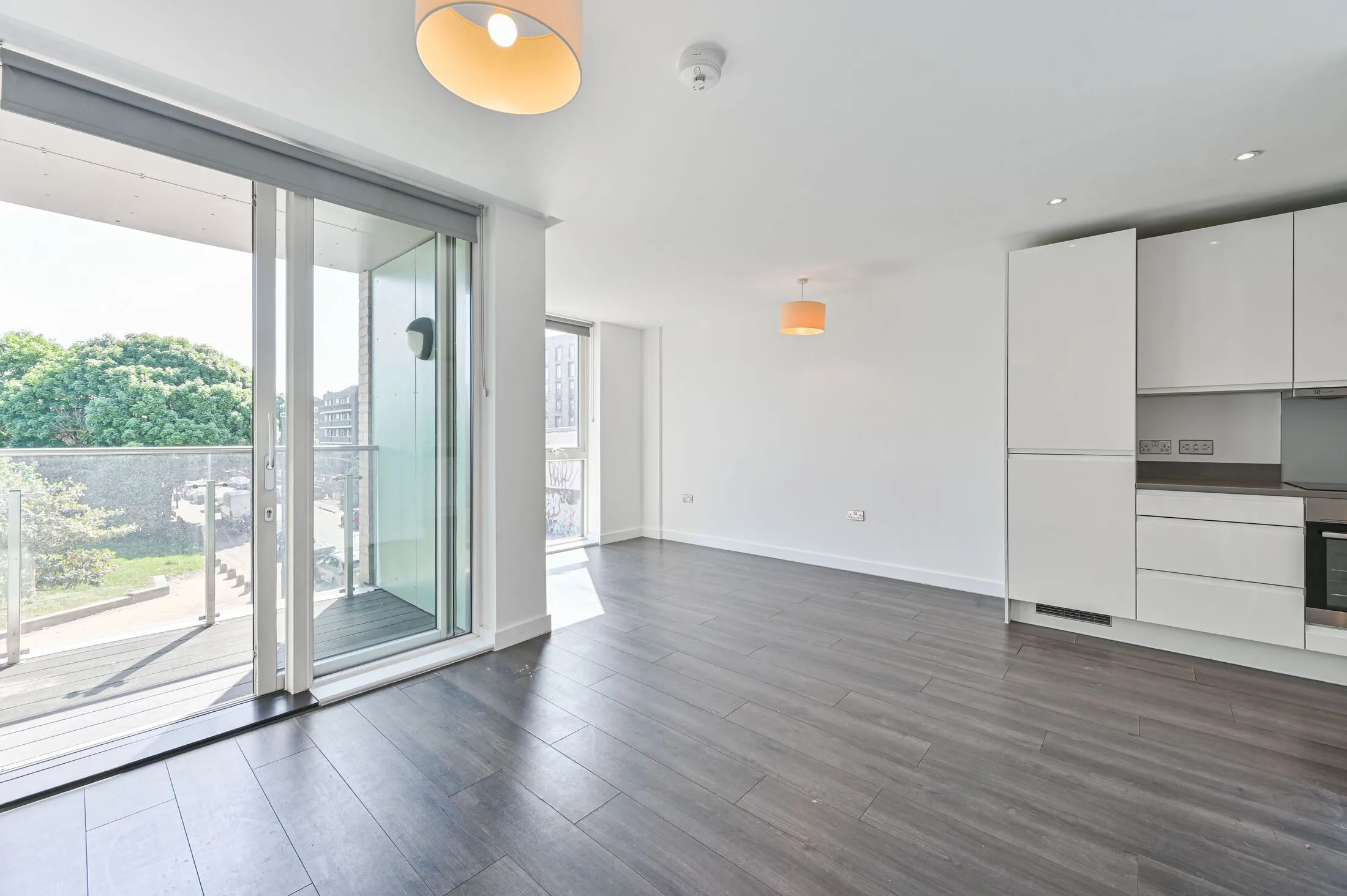 Flat Childeric Road in Greater London