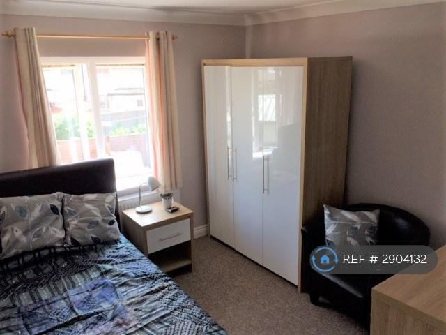 Room Leach Road in Aylesbury