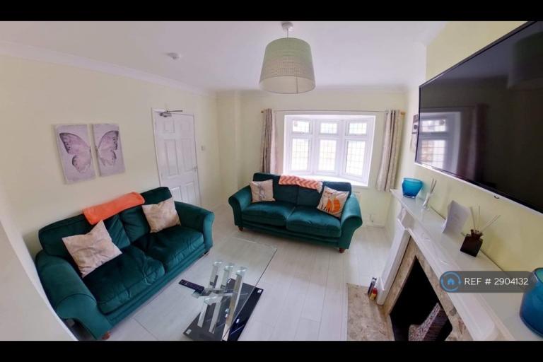 Room Leach Road in Aylesbury