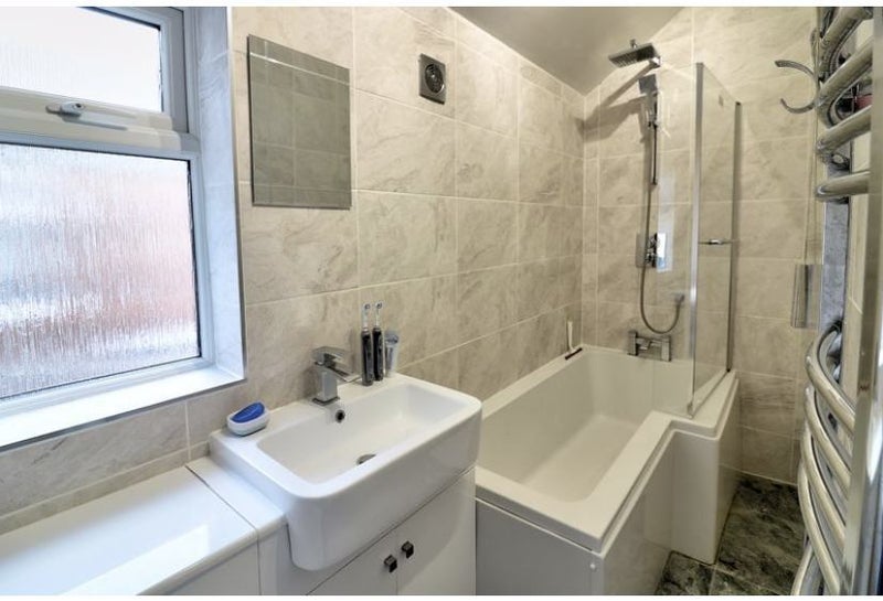Room Clarendon Road in Hinckley and Bosworth