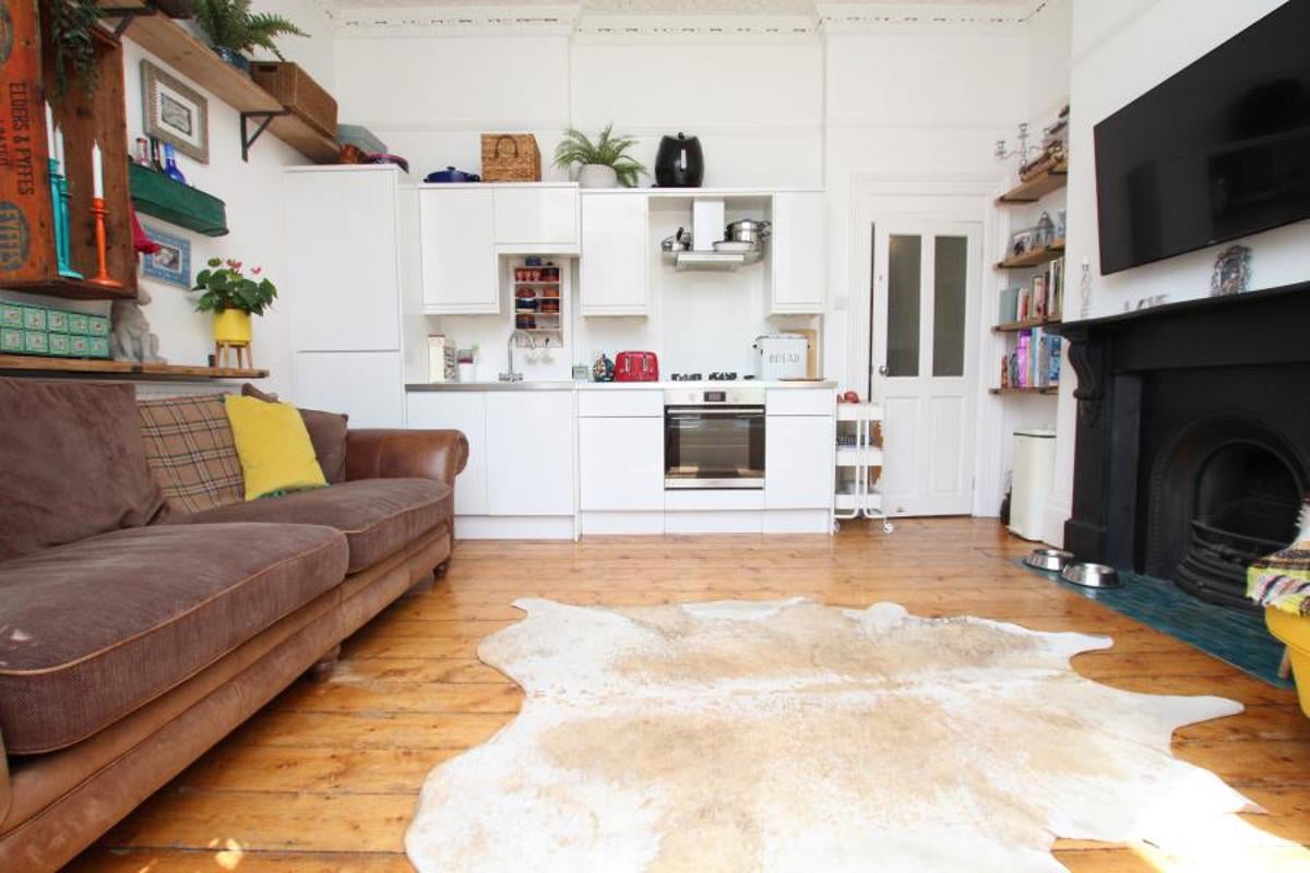 Flat Redland Road in Bristol