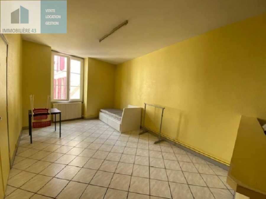 Flat Place de la Halle in Le Puy-en-Velay