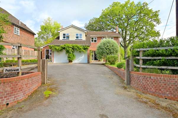 House Hollybush Lane in Basingstoke and Deane
