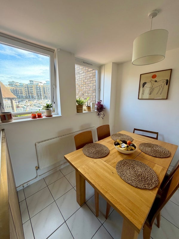 Room Burr Close in Greater London