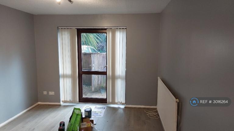 Flat Britten Close in Hertsmere