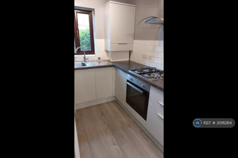Flat Britten Close in Hertsmere