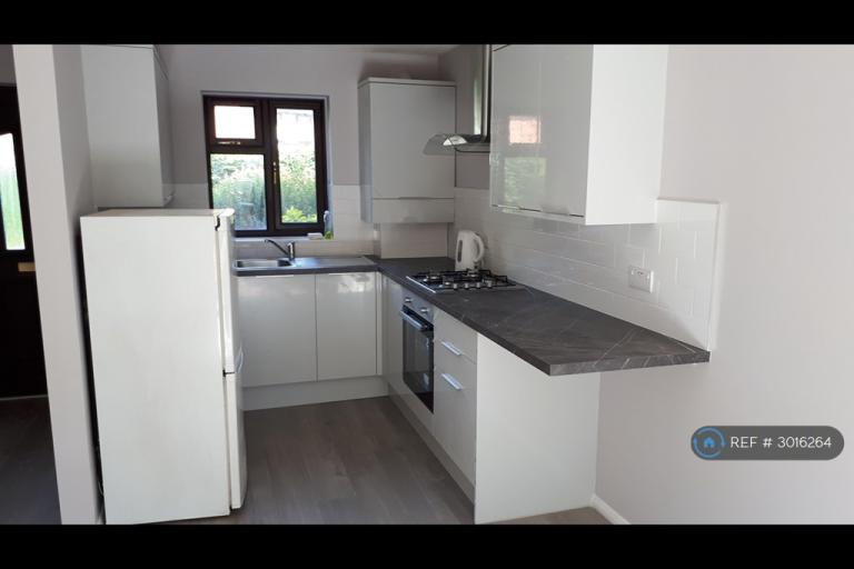 Flat Britten Close in Hertsmere