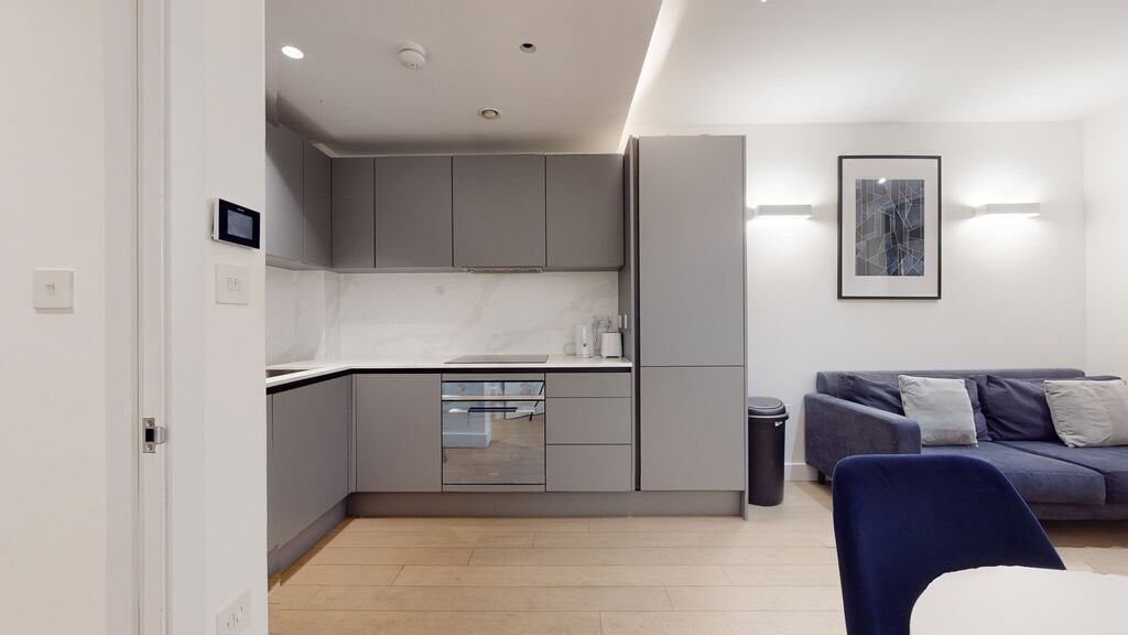 Flat Great West Road in Greater London