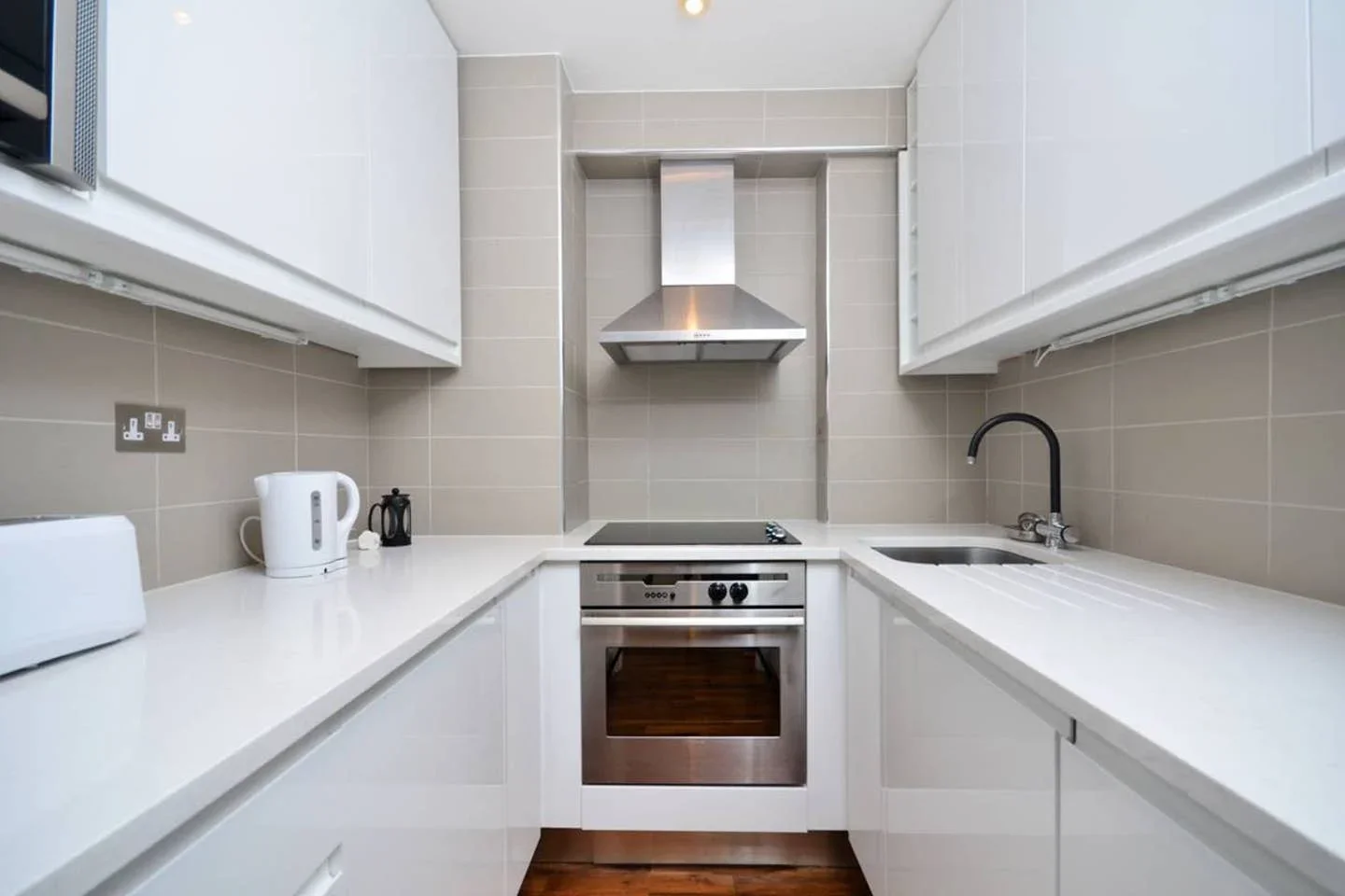Flat Gloucester Terrace in City of Westminster