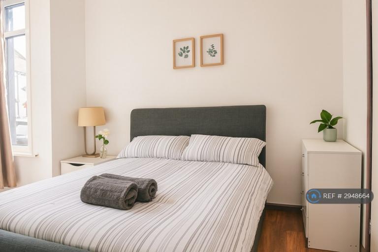 Room Longfellow Road in Gillingham