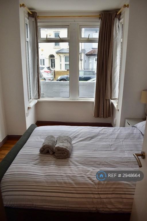 Room Longfellow Road in Gillingham