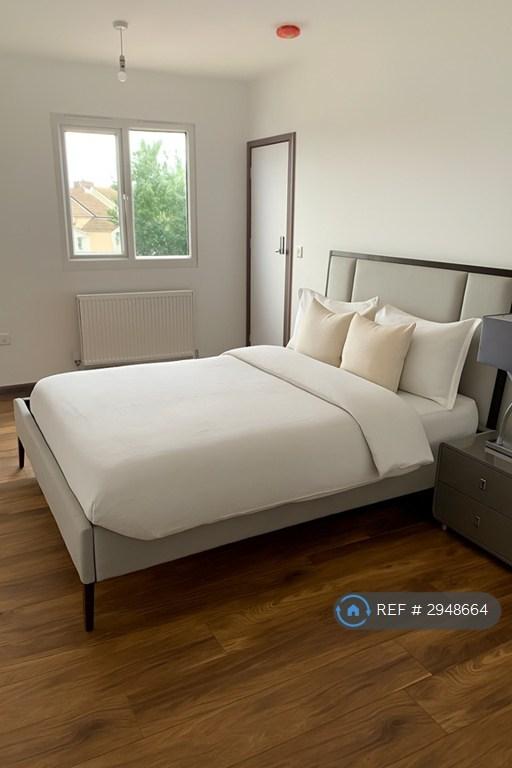Room Longfellow Road in Gillingham